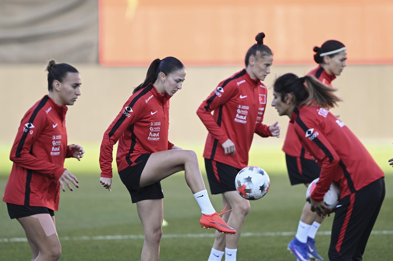 Türkiye women’s national football team players take part in a training session ahead of the Slovenia match in Istanbul, Türkiye, Oct. 8, 2026. (AA Photo)