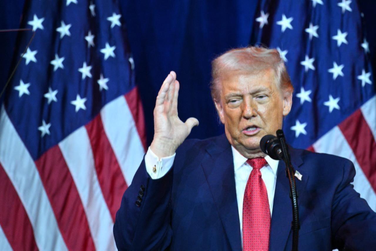 Trump threatens Iran with 'very traumatic' consequences if nuclear deal fails