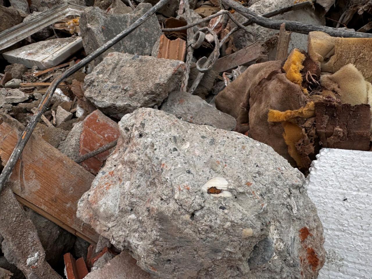 Sea sand was found to have been used in the construction of the partially collapsed building in Bahcelievler, Istanbul, Türkiye, June 28, 2024. (IHA Photo)