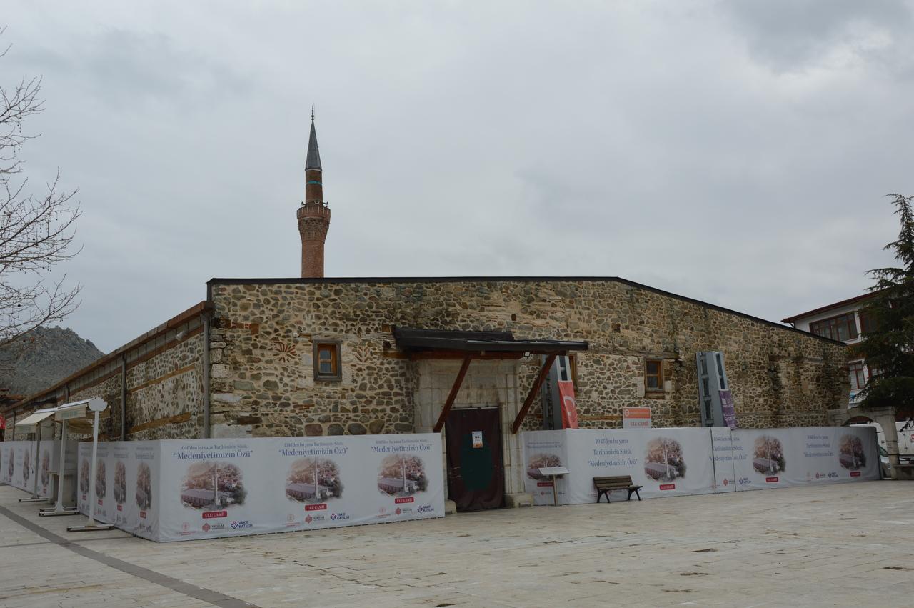 Exterior of the UNESCO-listed 8-century-old Sivrihisar Great Mosque in Eskisehir, Türkiye, Feb. 13, 2026. (AA Photo)
