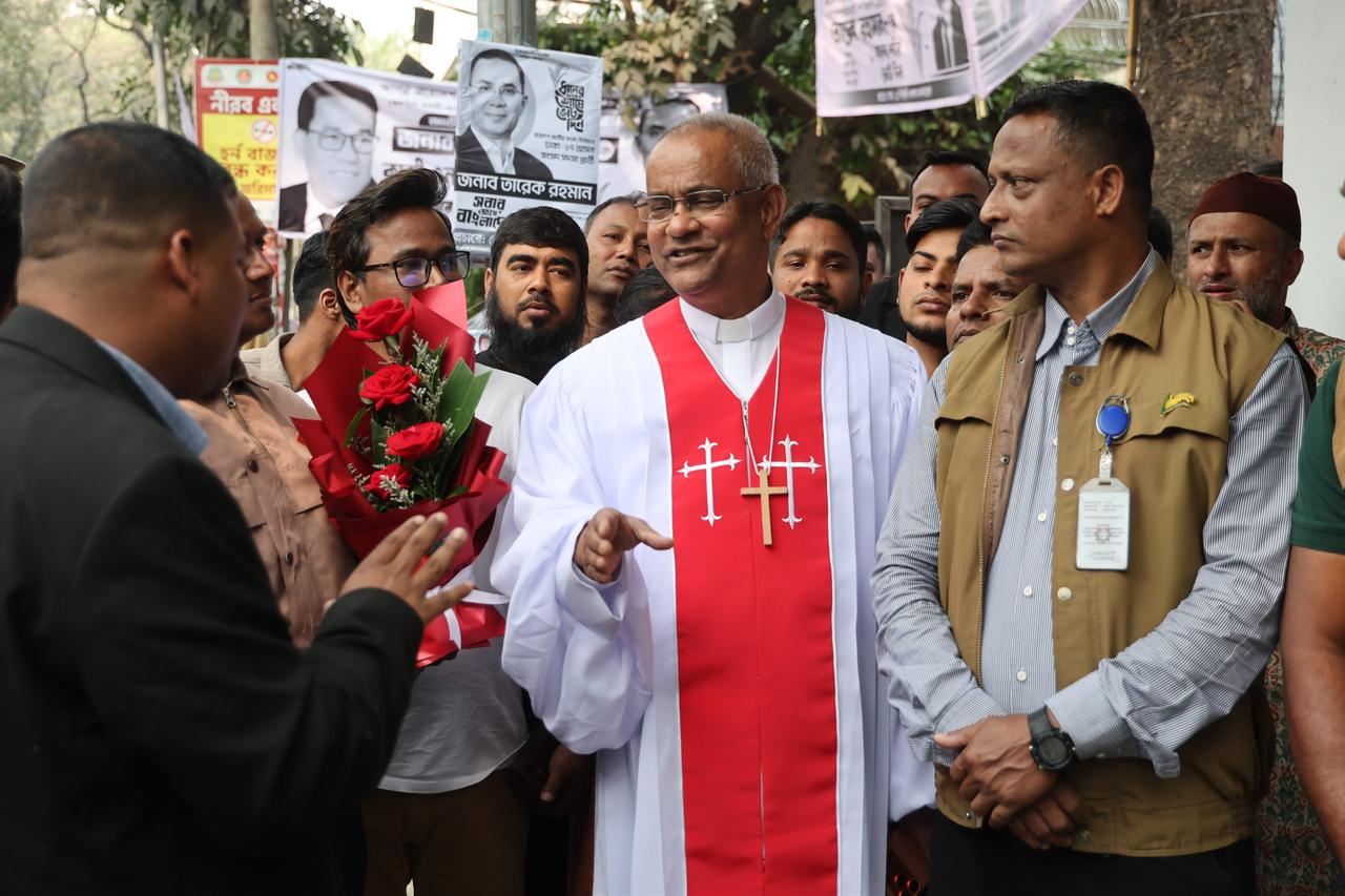 Supporters and leaders of the Bangladesh Nationalist Party (BNP) gather at the Gulshan office of party chairperson Tarique Rahman in Dhaka, Bangladesh on February 13, 2026. (AA Photo)
