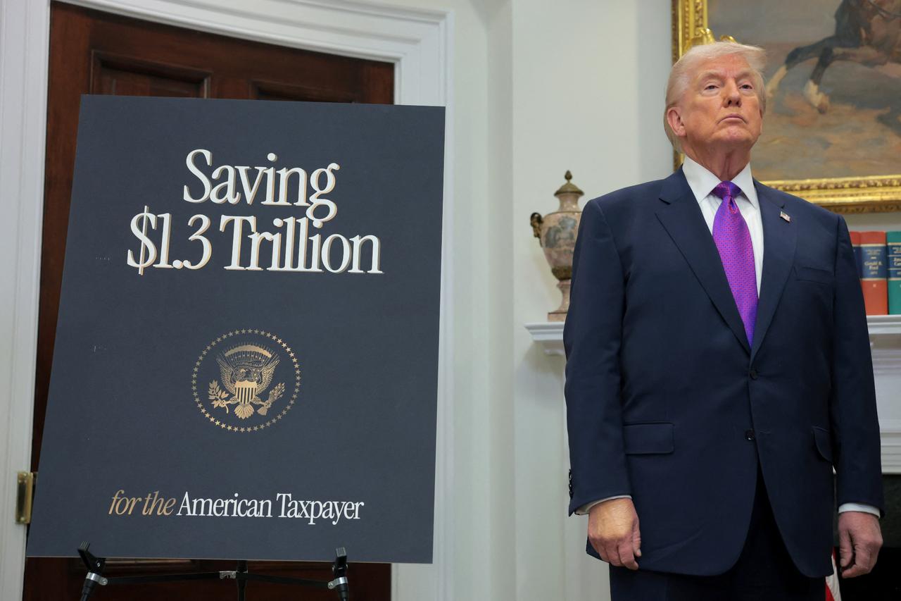 US inflation dips to 2.4%, monthly rise at 0.2%