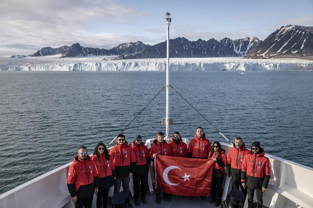 This image captures Turkish scientists returning from their third Arctic Ocean scientific expedition in August 2023. (AA Photo)