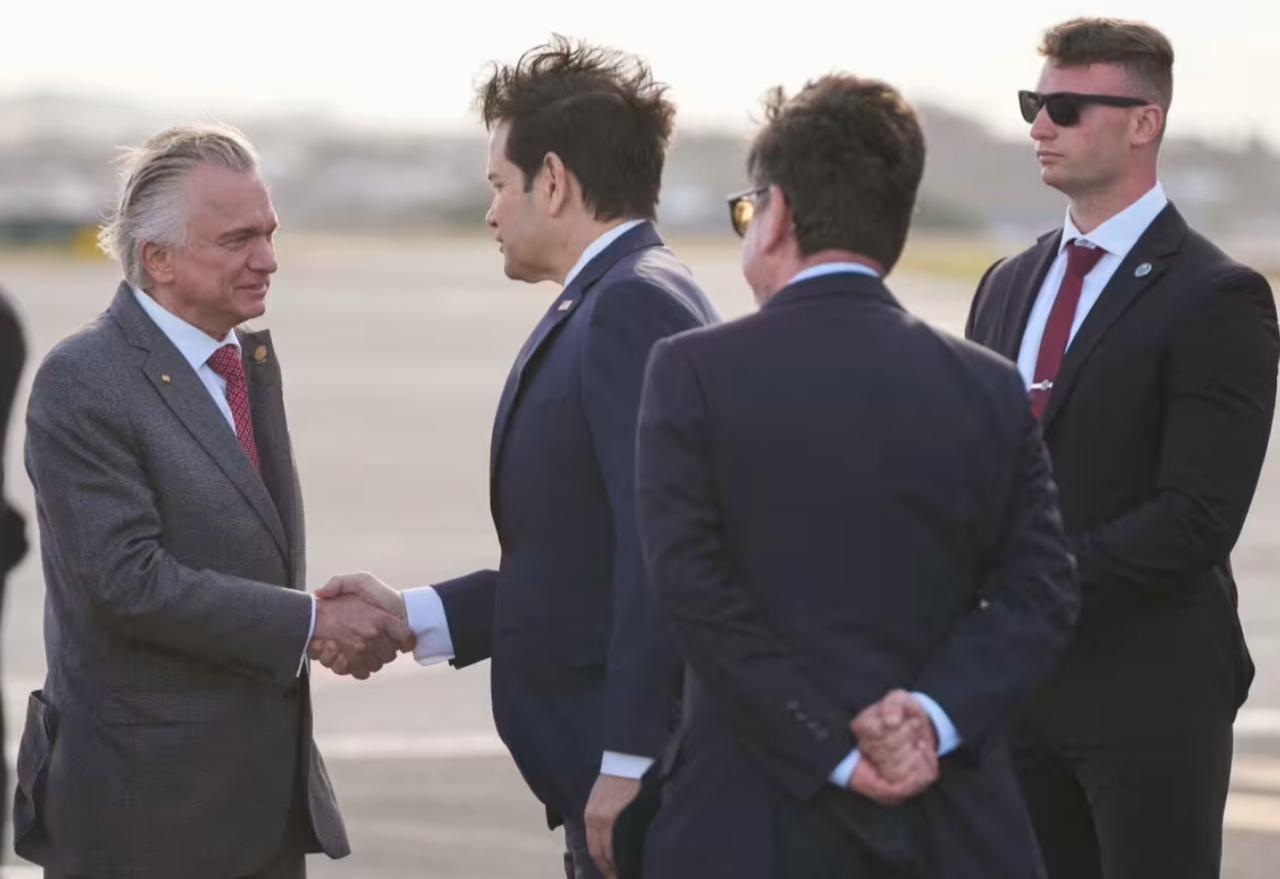 US Secretary of State Marco Rubio (C) shakes hands with Costa Rica's Foreign Minister Arnoldo Andre Tinoco upon his arrival in San Jose on Feb. 4, 2025. (AFP Photo)
