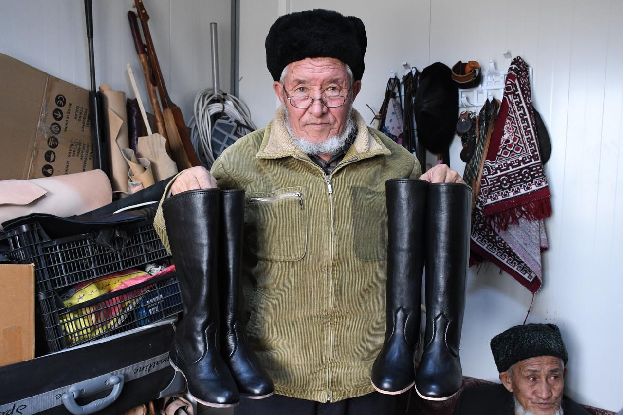 Kyrgyz leather masters in Türkiye fight to keep tradition alive