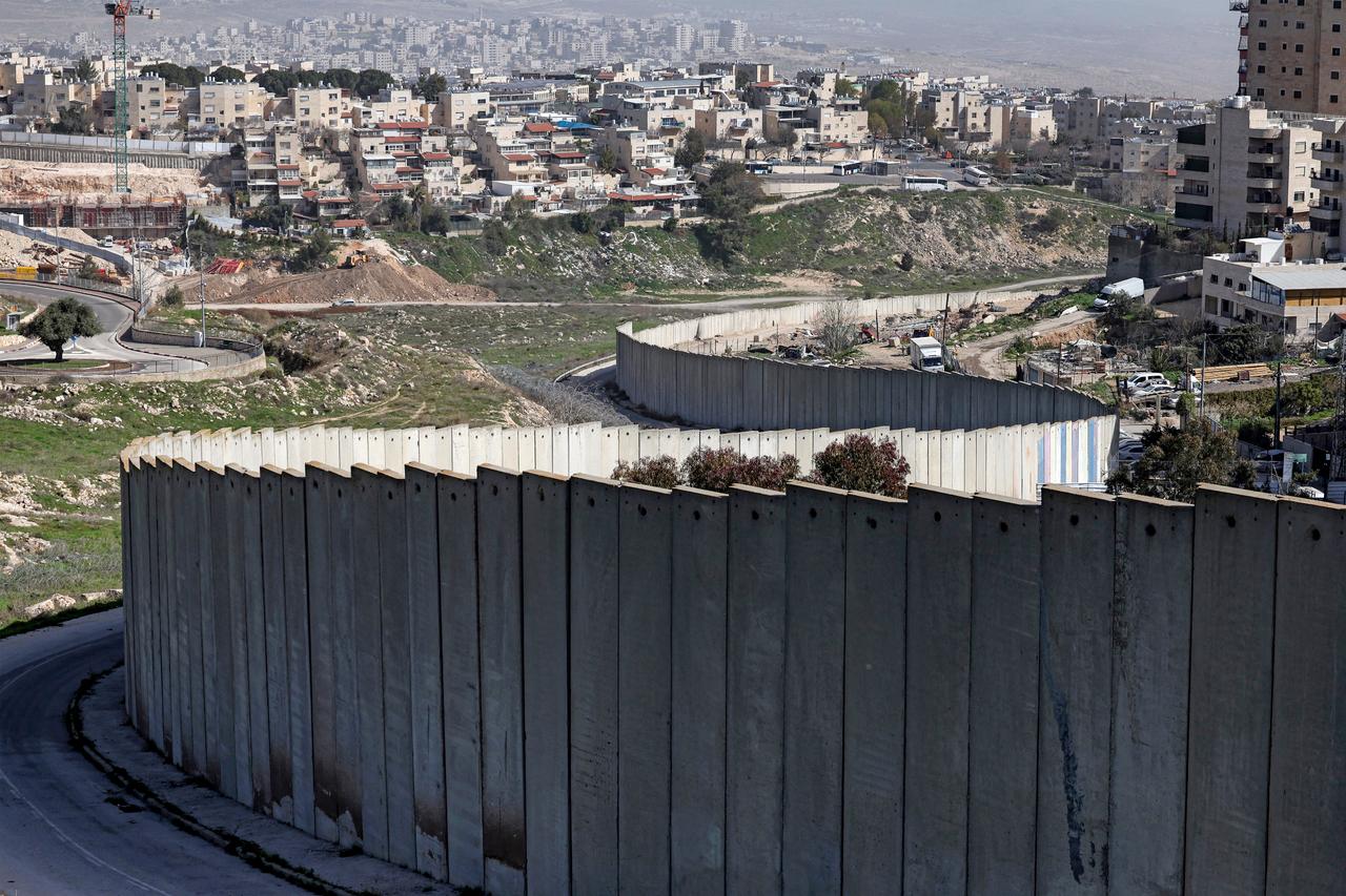 EU calls on Israel to reverse West Bank land registration decision