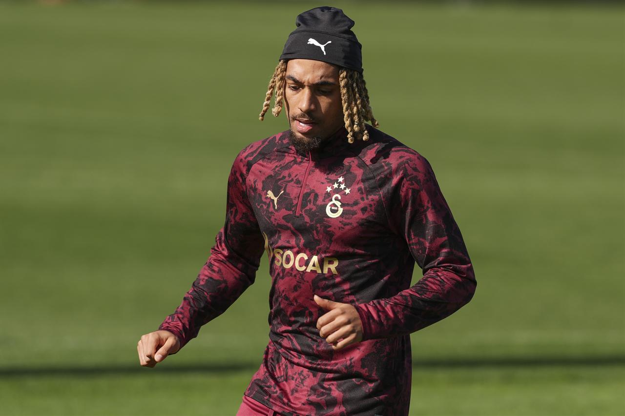 Sacha Boey of Galatasaray attends the training session ahead of the first leg of the UEFA Champions League round of 16 play-off match against Juventus at the Kemerburgaz Metin Oktay Training Facilities in Istanbul, Türkiye, Feb. 16, 2026. (AA Photo)