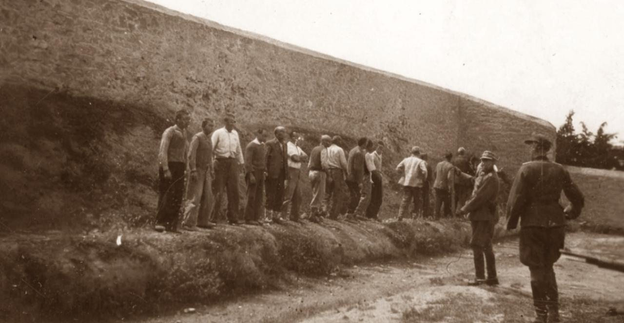 German occupation forces prepare to execute Greek prisoners at the Kaisariani shooting range, Athens, Greece, May 1, 1944. (Photo via Instagram / @greece_at_ww2_archives)