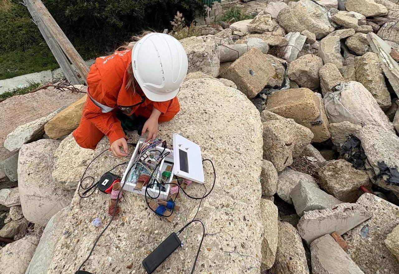 Idil Igde prepares equipment while testing the D-View earthquake survivor detection system, United Kingdom, October 23, 2025. (Photo via Instagram / @imperialcollegescience)