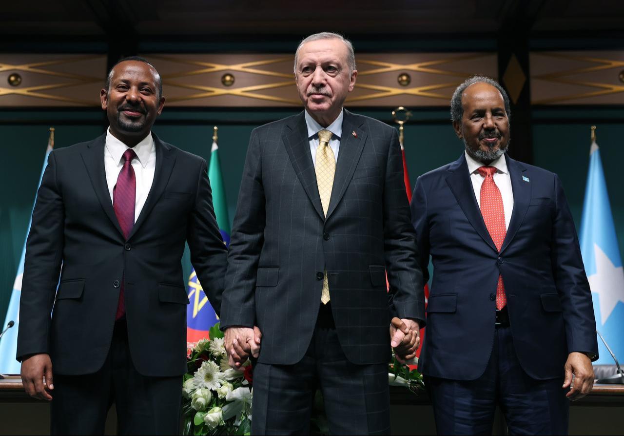 President Recep Tayyip Erdogan (C) holds a joint press conference with Somali President Hassan Sheikh Mohamud (R) and Ethiopian Prime Minister Abiy Ahmed (L) at the Presidential Complex in Ankara, Türkiye on December 11, 2024. (AA Photo)