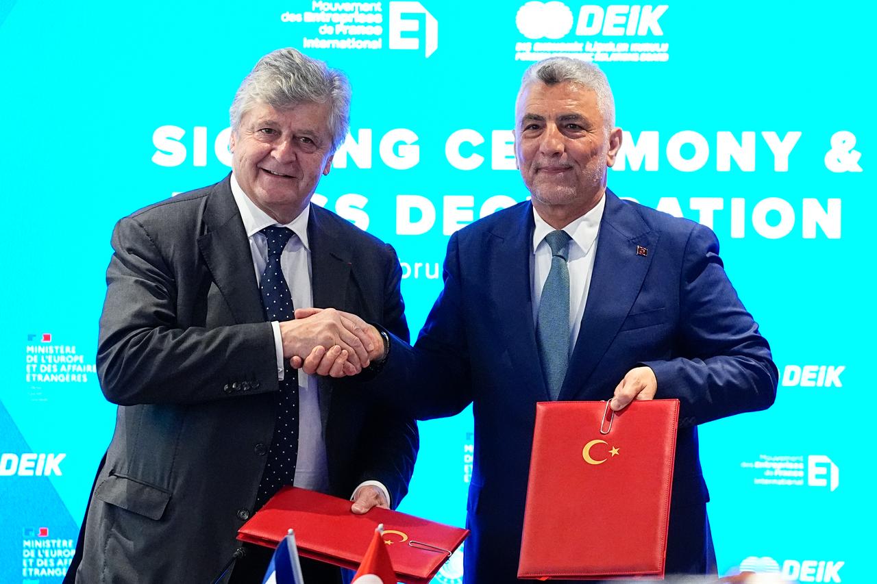 Turkish Trade Omer Bolat (R) shakes hands with Nicolas Forissier (L), France's Delegate Minister for Foreign Trade and Economic Attractiveness, during the 8th Türkiye-France Economic and Trade Joint Committee (JETCO) Meeting in Istanbul, Türkiye, Feb. 17, 2026. (AA Photo)