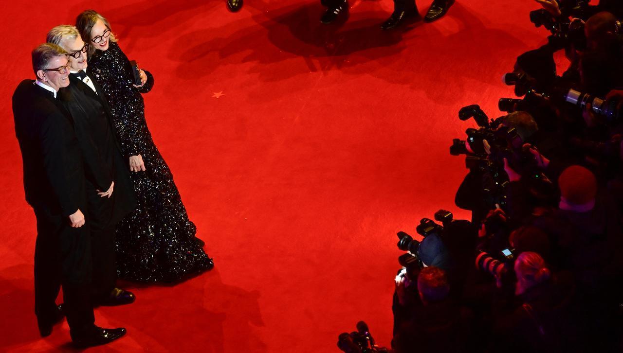 German film director Wim Wenders and his wife Donata Wenders pose with State Minister for Culture Wolfram Weimer, Berlin, Germany, February 12, 2026. (AFP Photo)