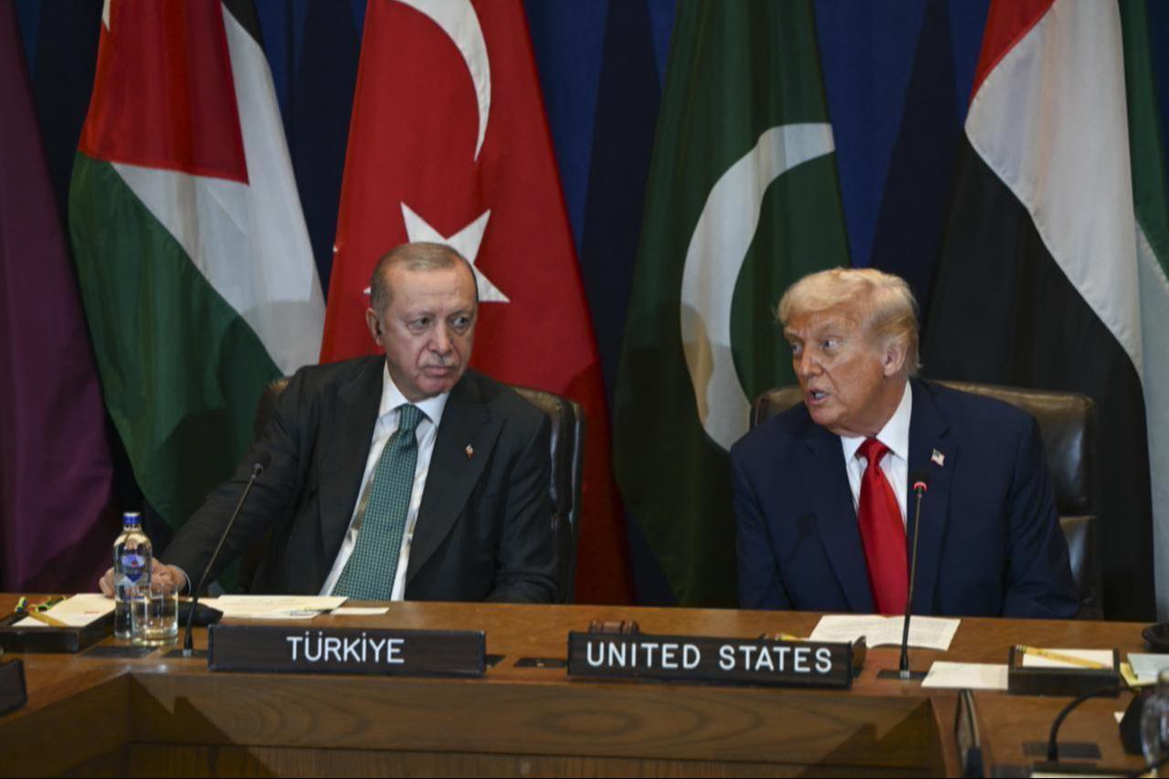 President Recep Tayyip Erdogan (L) and US President Donald Trump attend a multilateral meeting on Gaza during the 80th United Nations General Assembly at the UN Headquarters in New York, United States, on Sep. 23, 2025. (AA Photo)