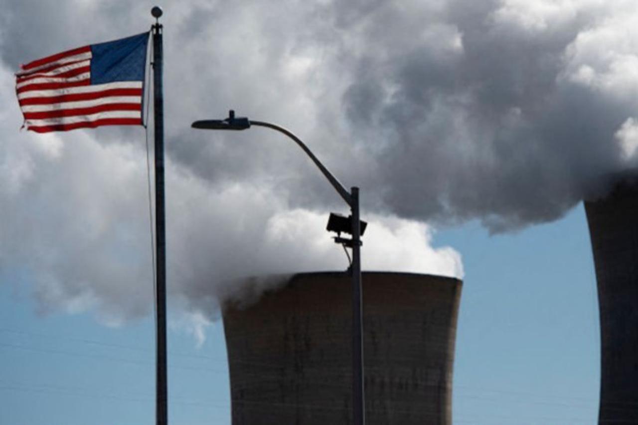 Steam rises out of the nuclear plant on Three Mile Island, with the operational plant run by Exelon Generation, in Middletown, Pennsylvania, US on March 26, 2019. (AFP Photo)
