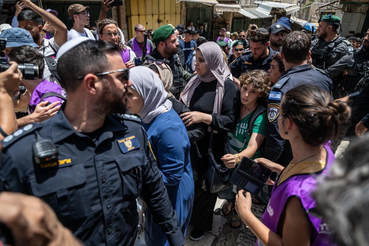 More than 900 Israeli settlers, including Knesset members, march to Al-Aqsa Mosque to mark the city’s occupation by Israel in 1967, in East Jerusalem on May 26, 2025. (AA Photo)