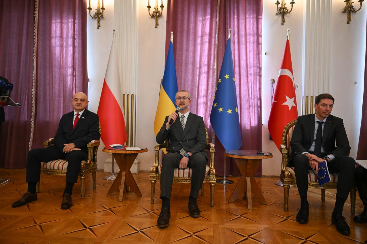 'Peace must not mean pause for aggression,' Ukraine envoy says