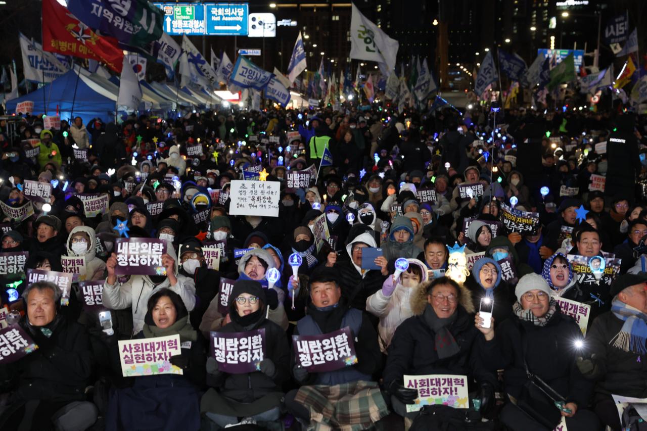 South Koreans who blocked martial law receive Nobel Peace Prize nomination