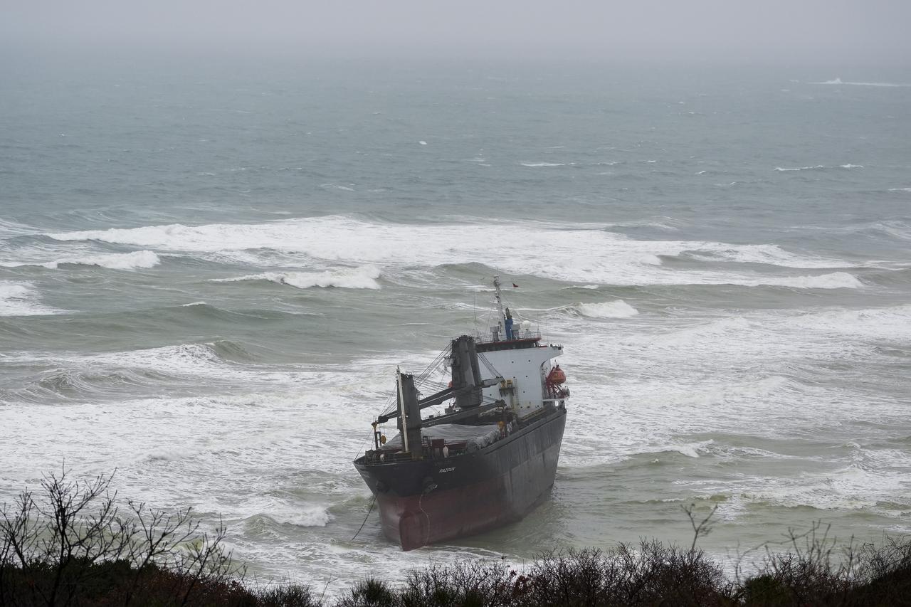 A 100-meter-long cargo ship flying the Comoros flag runs aground near Kisirkaya in the Sariyer district of Istanbul, Türkiye, Feb. 2, 2026. (AA Photo)