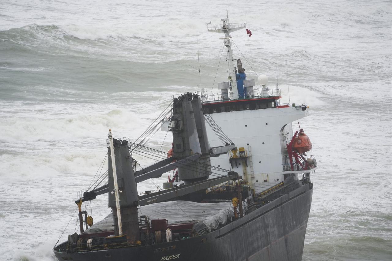 A 100-meter-long cargo ship flying the Comoros flag runs aground near Kisirkaya in the Sariyer district of Istanbul, Türkiye, Feb. 2, 2026. (AA Photo)
