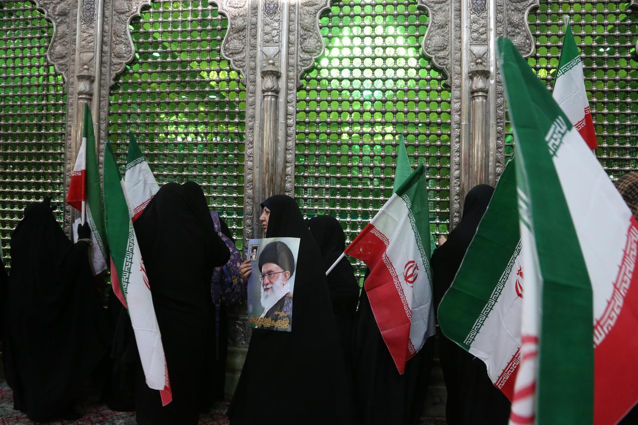 Iran signals 'green light' for diplomacy as Trump pressure mounts