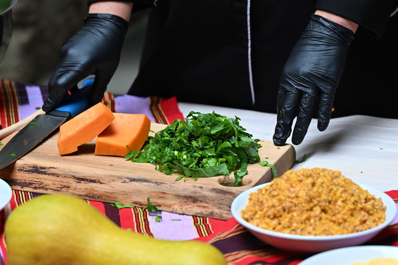 Preparation of traditional black cabbage soup using locally grown ingredients in Trabzon, Türkiye, Feb. 20, 2026. (AA Photo)
