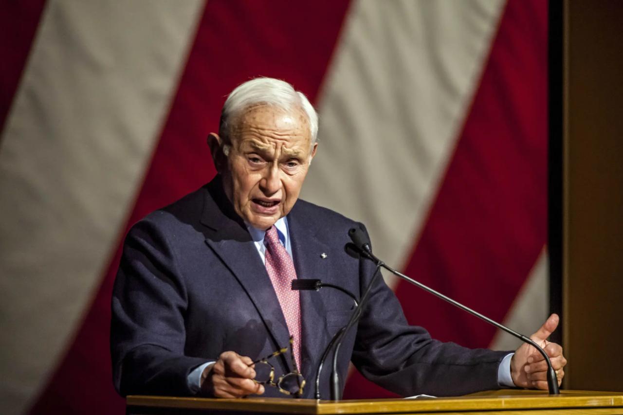 Wexner's lawyer caught on hot mic threatening to 'kill' him during Epstein deposition