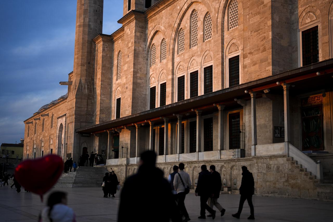 A view of Fatih Mosque’s grand entrance. Türkiye, February 21, 2026. (AA Photo)