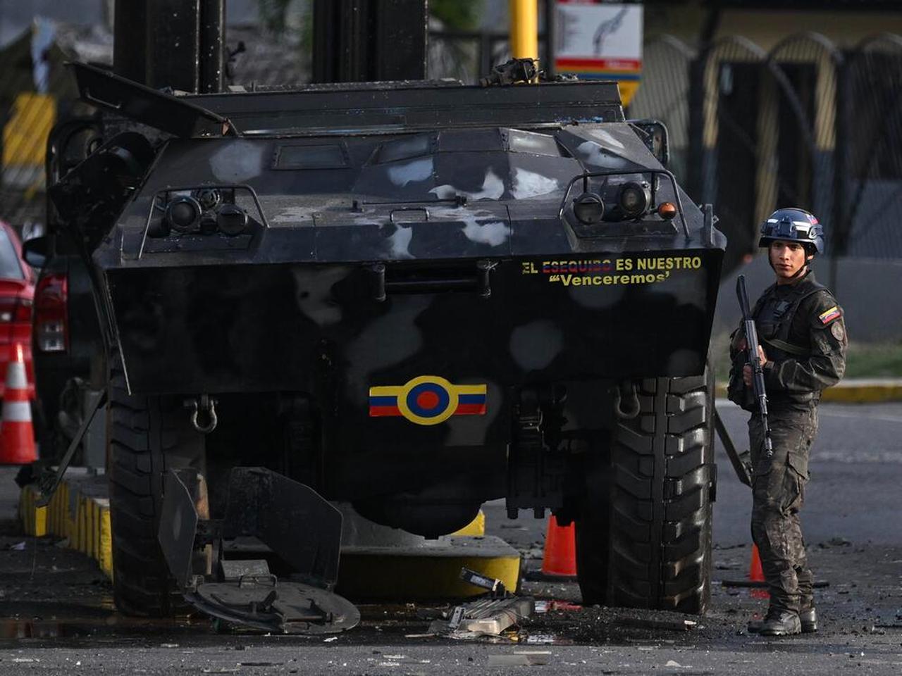 A member of the National Guard stands guard at Fuerte Tiuna, Venezuela's largest military complex, in Caracas, January 3, 2026. (AFP Photo)