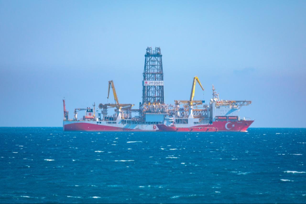 Türkiye’s state-owned oil and gas company TPAO’s Yavuz drillship sails in the Mediterranean Sea off Mersin, Türkiye. (Adobe Stock Photo)