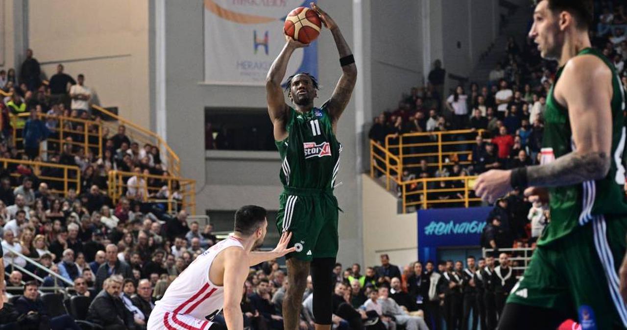 Nigel Hayes-Davis (#11) attempts a jump shot during the Greek Cup final between Panathinaikos and Olympiakos at Heraklion Arena in Heraklion, Greece, February 21, 2026. (Photo via X/@EurohoopsTR)