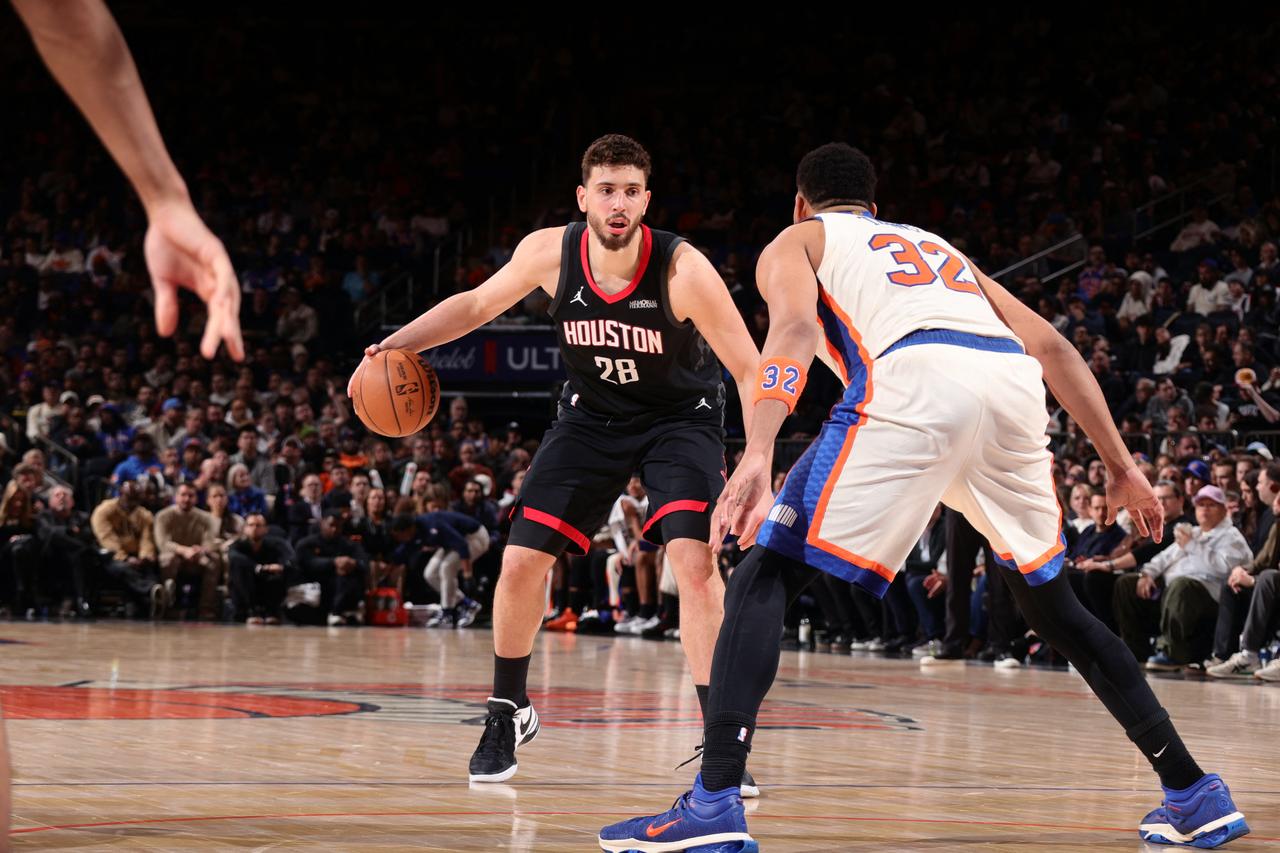 Knicks erase 18-point deficit, edge Rockets 108-106 as Sengun scores 16