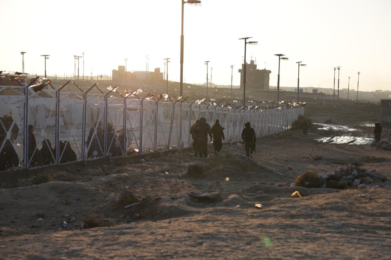 Syrian army increases security measures in and around al-Hol camp, located south of Al-Hasakah, where families of Daesh members, are being held, in Syria, Jan. 25, 2026. (AA Photo)