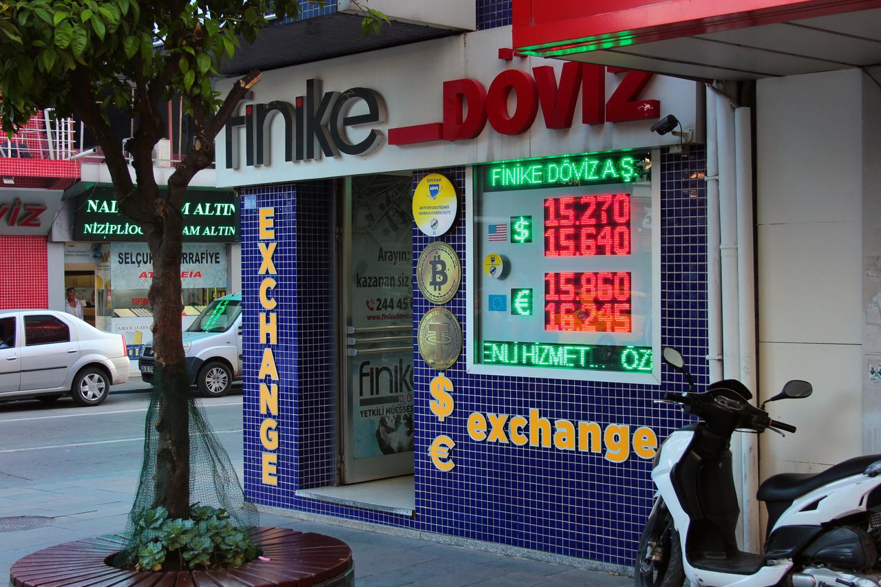 Türkiye to closely monitor illegal currency exchange in tourist areas