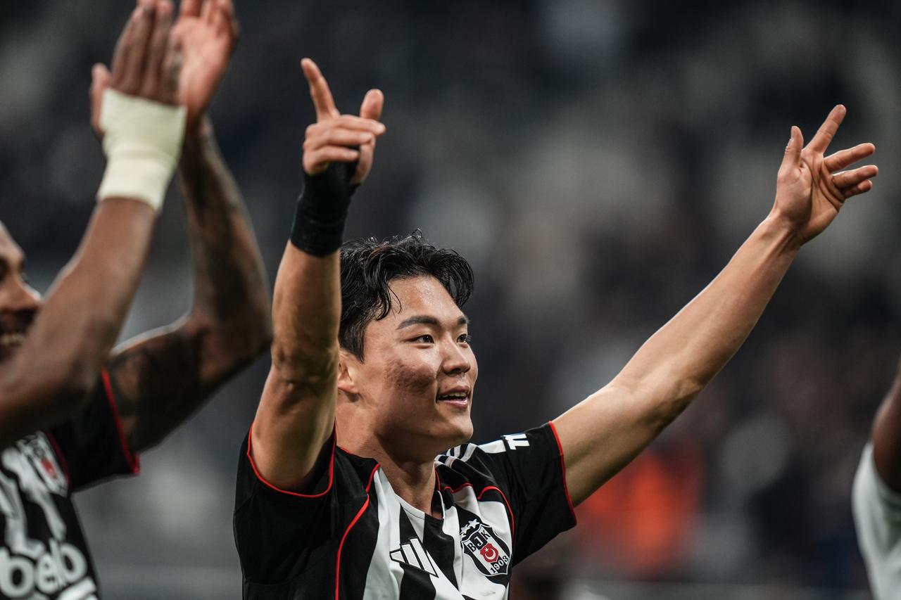 Hyun-Gyu Oh celebrates the victory of his team at the end of the match between Besiktas and Goztepe in Istanbul, Türkiye, February 22, 2026. (AA Photo)