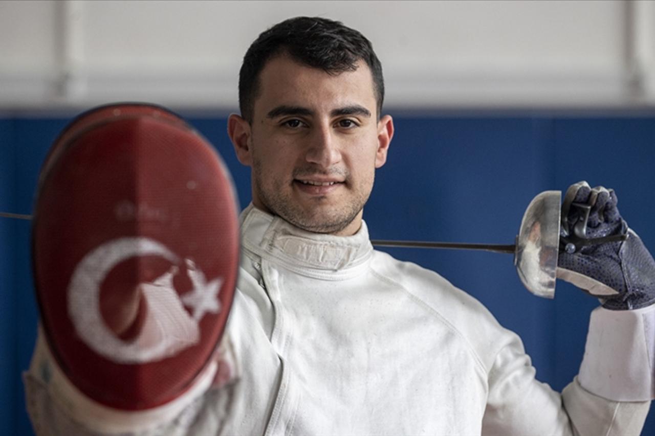 Turkish wheelchair fencer Hakan Akkaya wins gold at World Cup in Italy