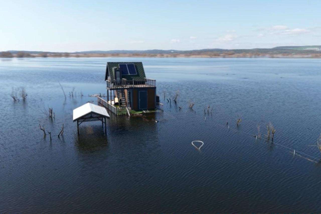 Hollywood’s ‘Lake House’ comes to life as floodwaters swallow homes in Türkiye