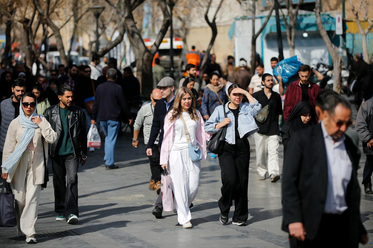 Iranians voice ‘hope and fear’ over nuclear talks Image