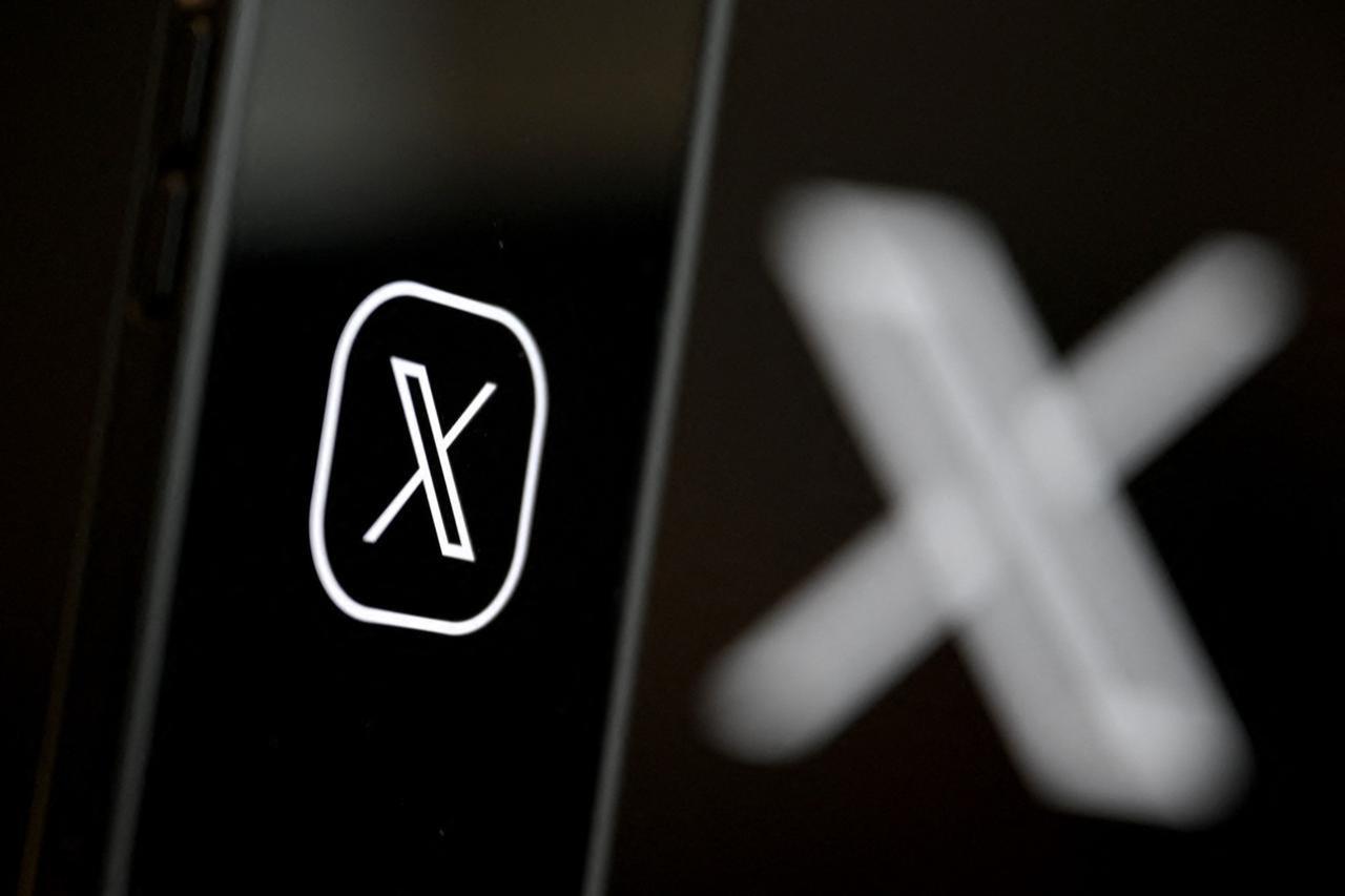 This illustration photograph shows the logo of social network X (formerly Twitter) displayed on a smartphone in Brussels, Sept. 27, 2024 (AFP Photo)