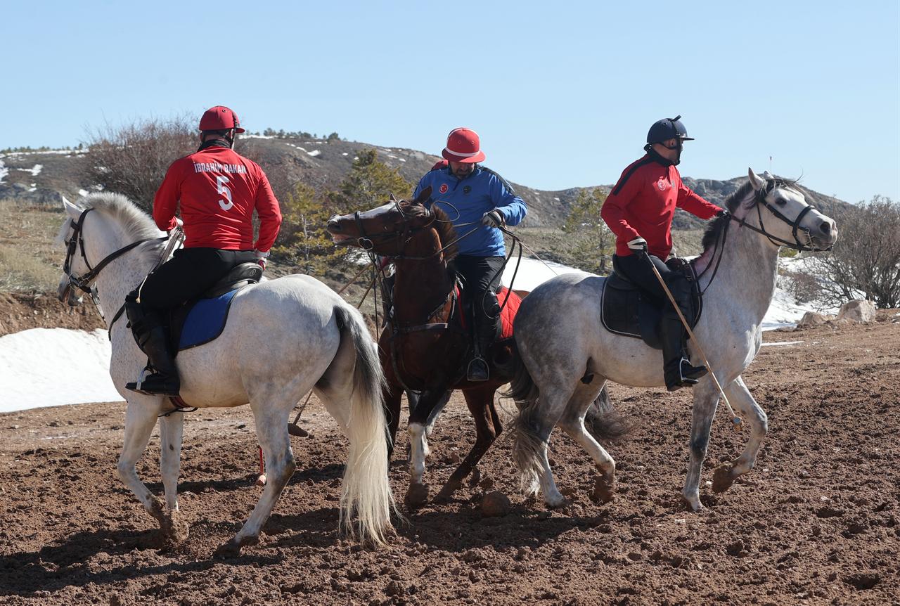 The cevgan is being played by Elit Polo Cevgan Equestrian Sports Club in Sivas, Türkiye, Feb. 24, 2026 (AA Photo)