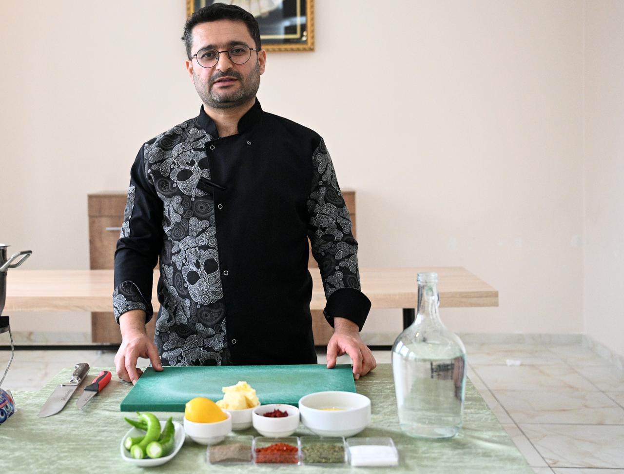 Chef Huseyin Bozlak presents Kayseri’s traditional wedding soup prepared for special occasions in Kayseri, Türkiye, Feb. 24, 2026. (AA Photo)