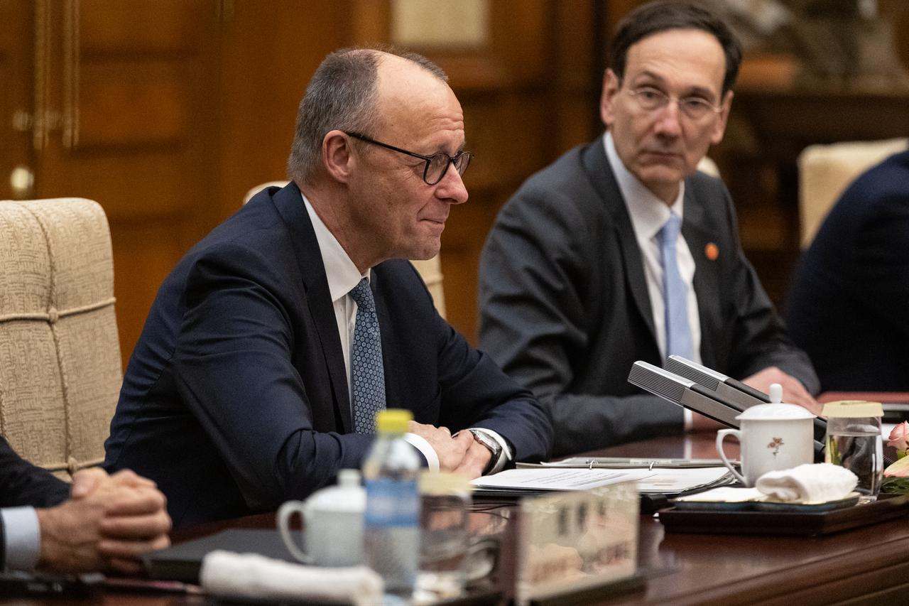 German Chancellor Friedrich Merz (L) participates in a meeting with Chinese President Xi Jinping at the Diaoyutai State Guesthouse in Beijing on Feb. 25, 2026. (AFP Photo)