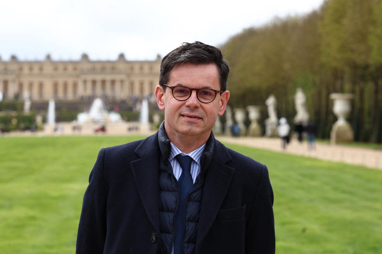 French President Macron appoints new Louvre president after $100M heist