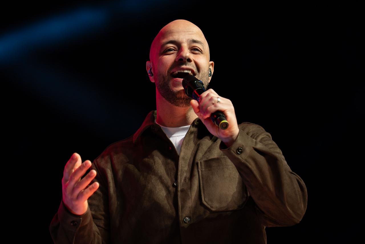 Lebanese-born Swedish musician Maher Zain performs during the “Ramadan at the Presidential Complex” events, Ankara, Türkiye, February 22, 2026. (AA Photo)