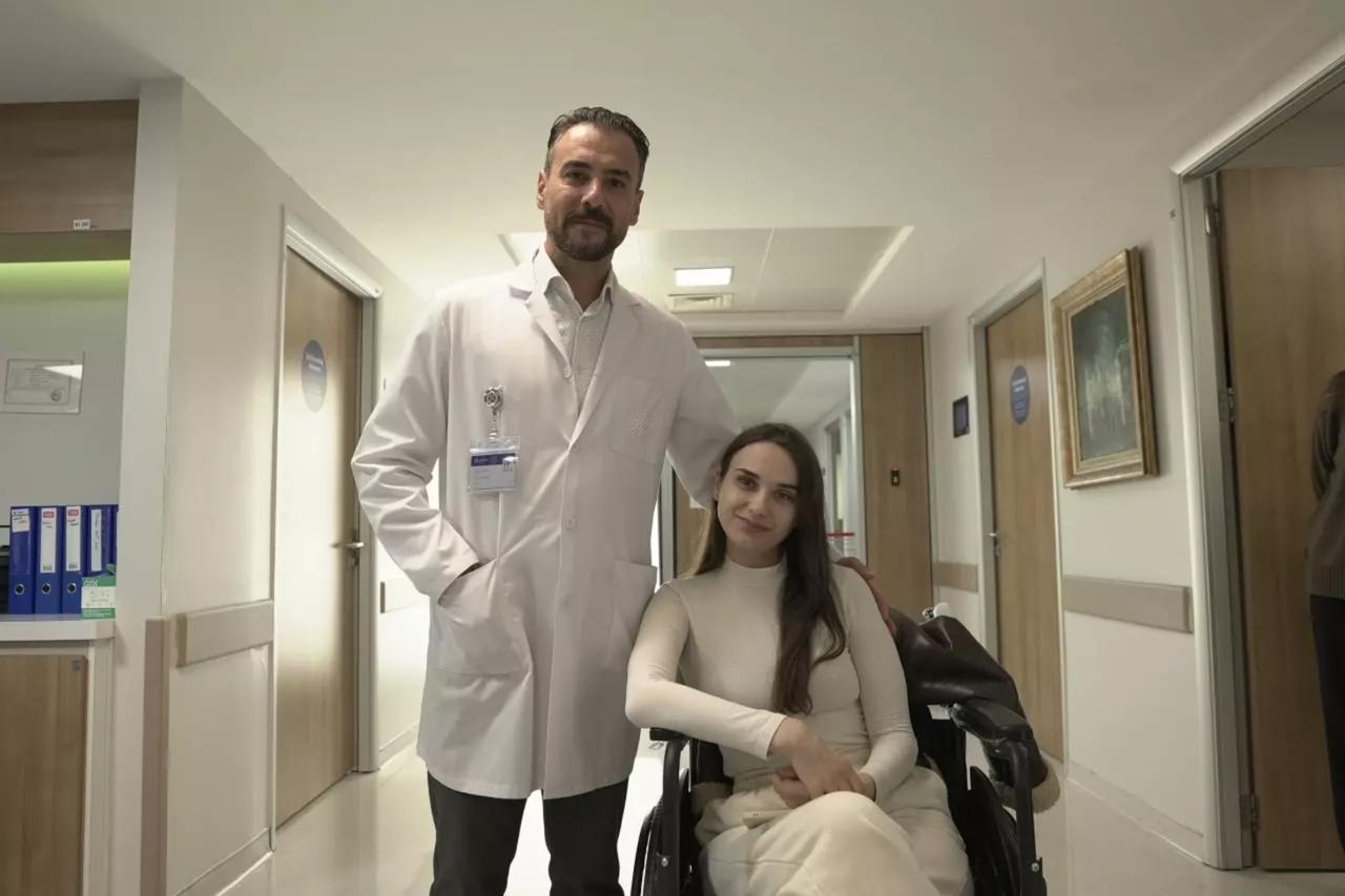 Turkish doctor saves Serbian woman from leg amputation