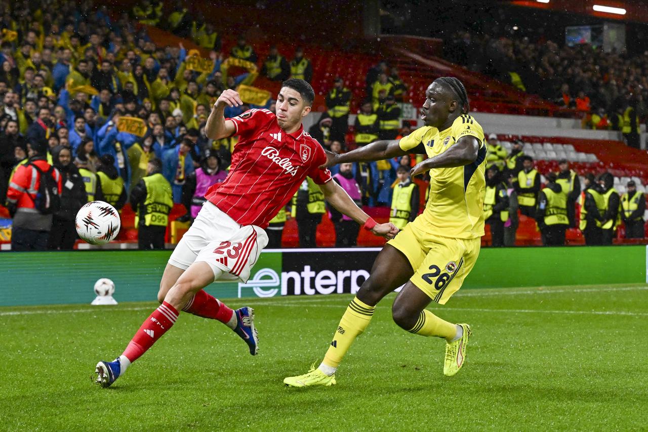 Fenerbahce win second leg but bow out as Nottingham Forest advance on aggregate