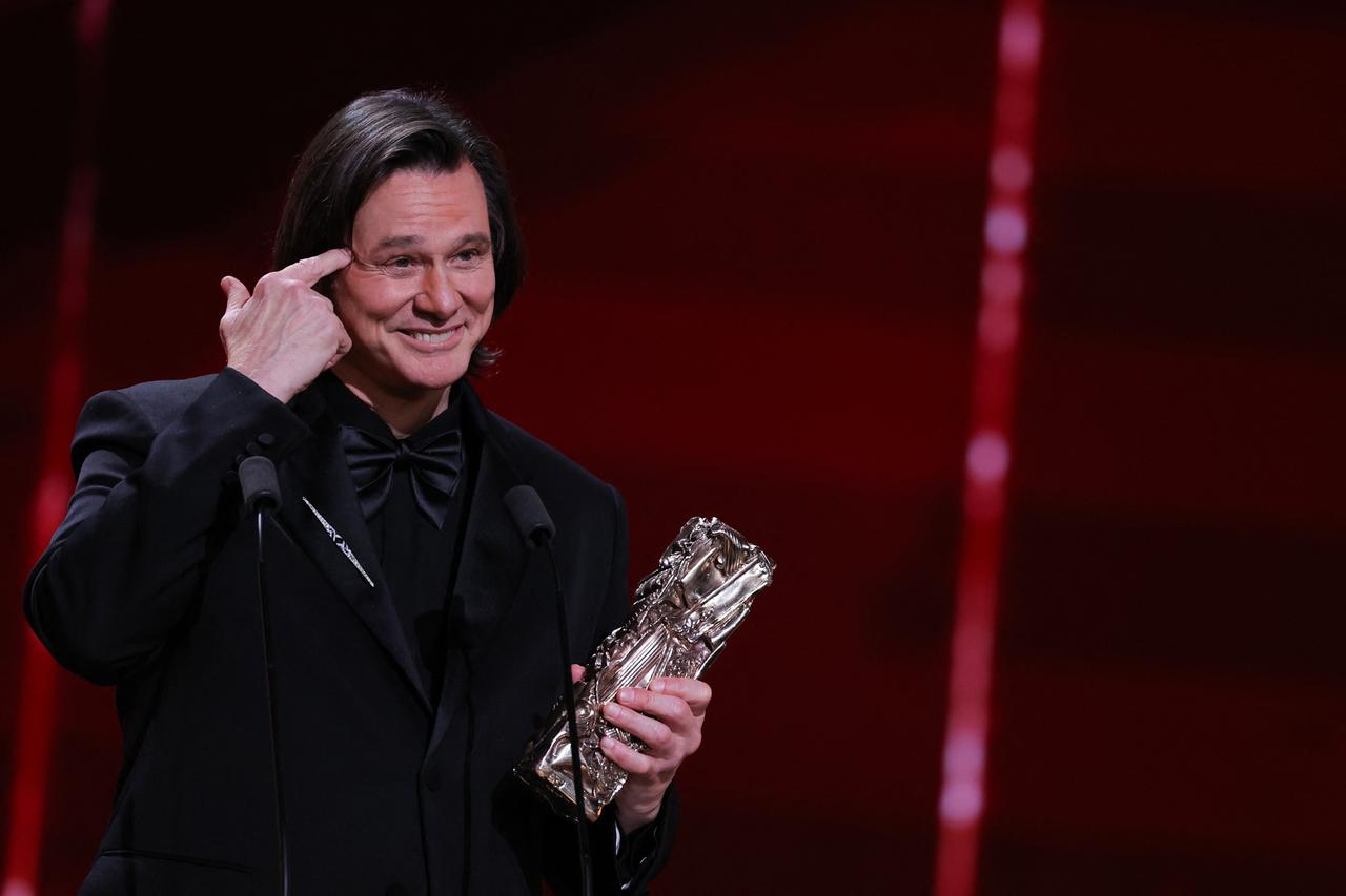 Jim Carrey steals the night in Paris with French speech at Cesar Awards