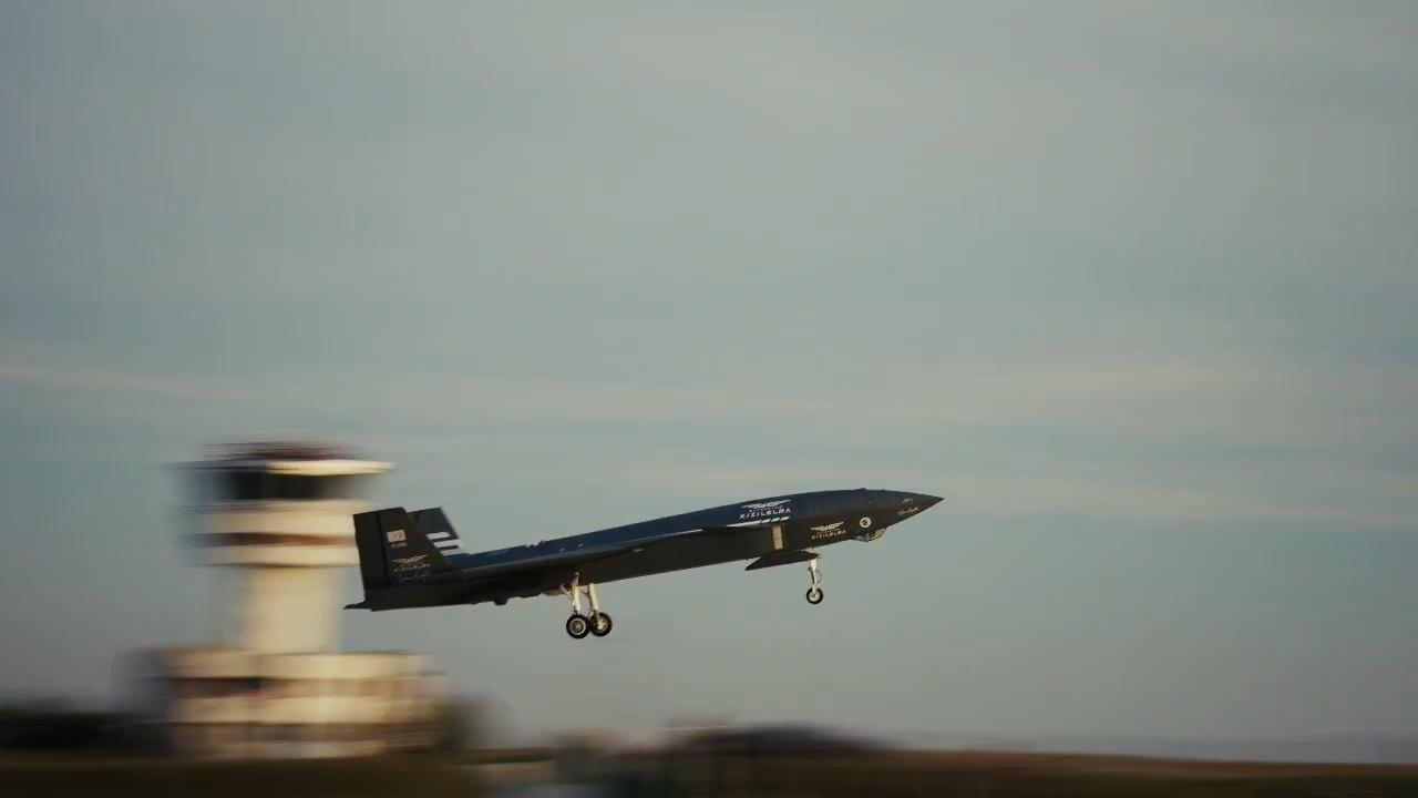 Bayraktar Kizilelma is taking off with Aselsan's TOYGUN 100 electro-optical targeting system (EOTS) during a test. (Photo via X/@BaykarTech)