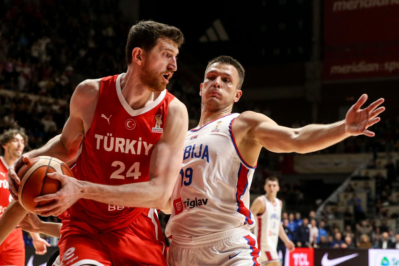 Türkiye stuns Serbia 82-78 away to stay perfect in World Cup qualifiers