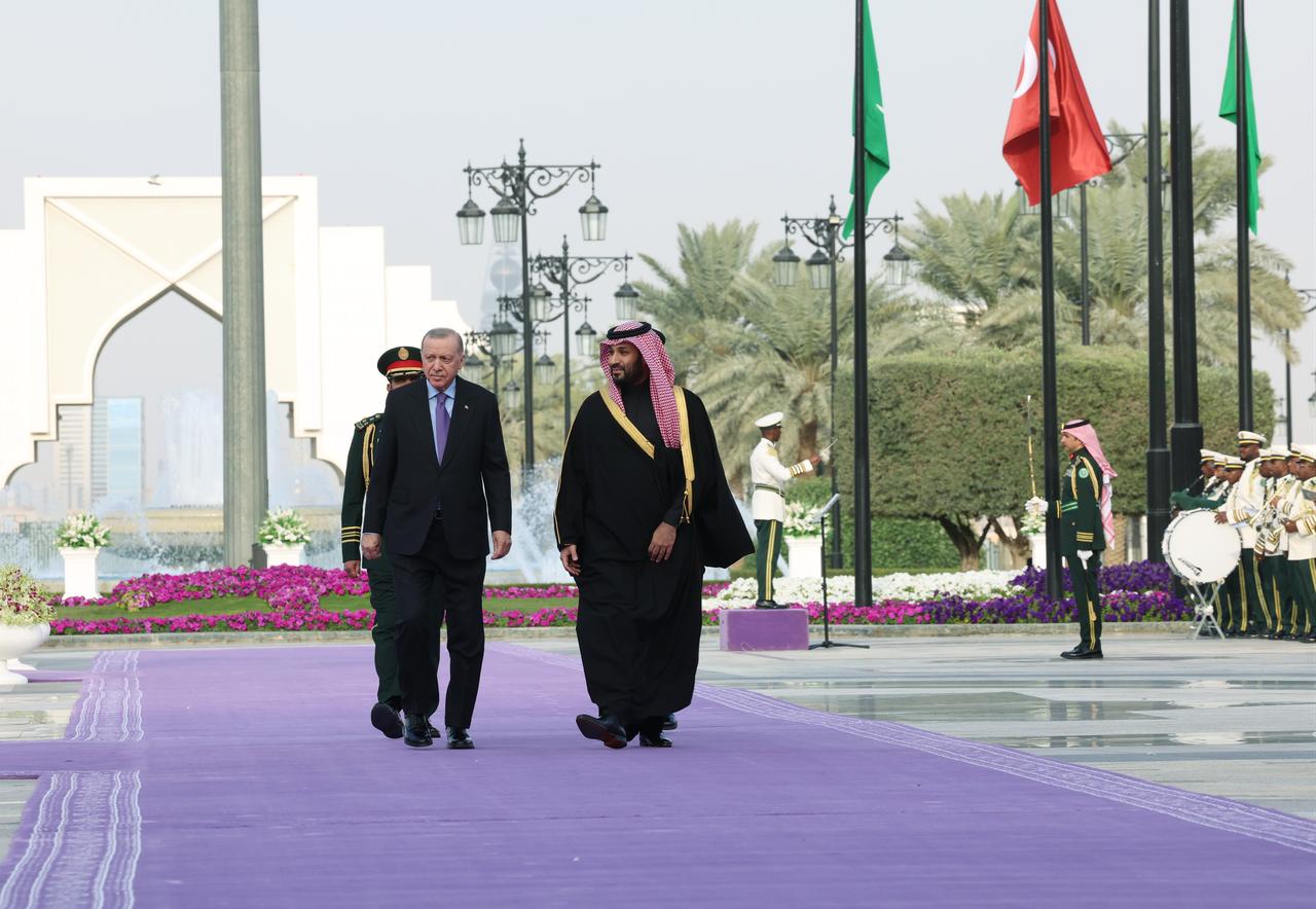 President Recep Tayyip Erdogan is welcomed by Saudi Arabia Crown Prince Mohammed bin Salman with an official ceremony at Al Yamamah Palace in Riyadh, Saudi Arabia on Feb. 3, 2026. ( TUR Presidency/Murat Cetinmuhurdar - Anadolu Agency )