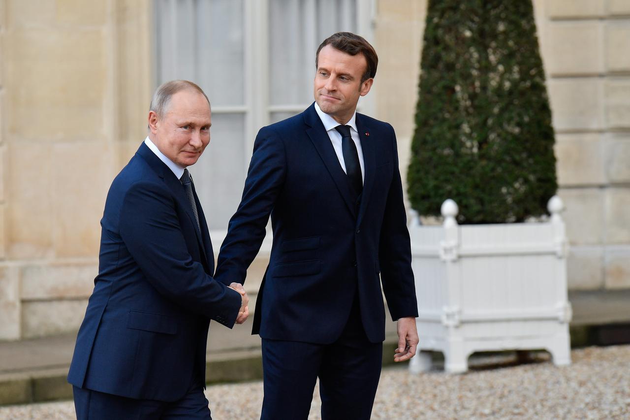 Macron signals possible talks with Putin, doubts Russia’s readiness for ceasefire